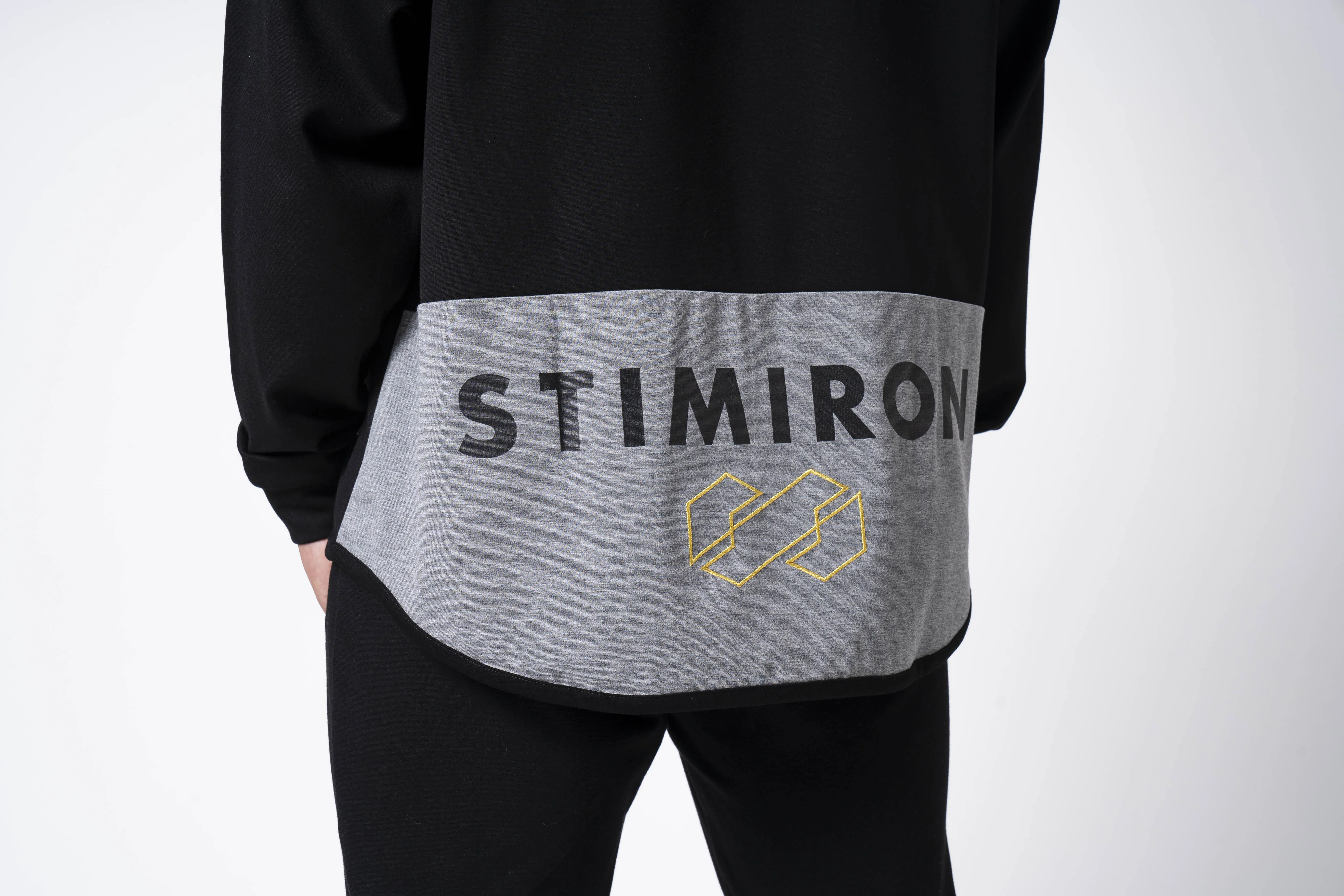 STIMIRON ZIP UP HOODIE - BLACK